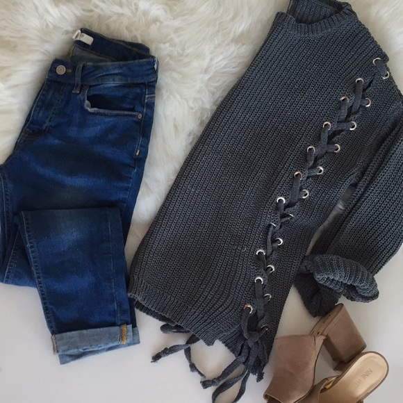 ❗️One Left ❗️NWT grey lace long sleeve sweater - Picture 5 of 8